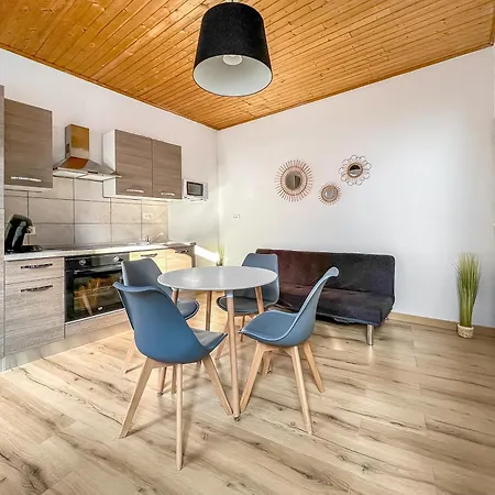 L'eden Carolo - Wi-fi, Parking, 10min Aéroport Appartement