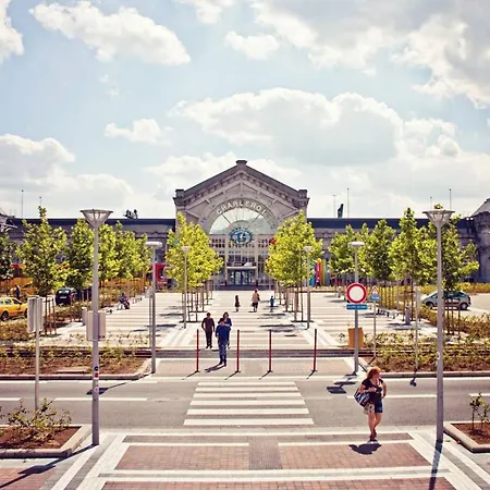 L'eden Carolo - Netflix, Wi-fi, 10min Aeroport, Parking Gratuit Apartment